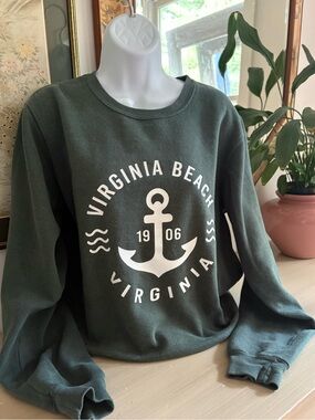 Pacific & Co Crewneck Sweatshirt in Forest Green